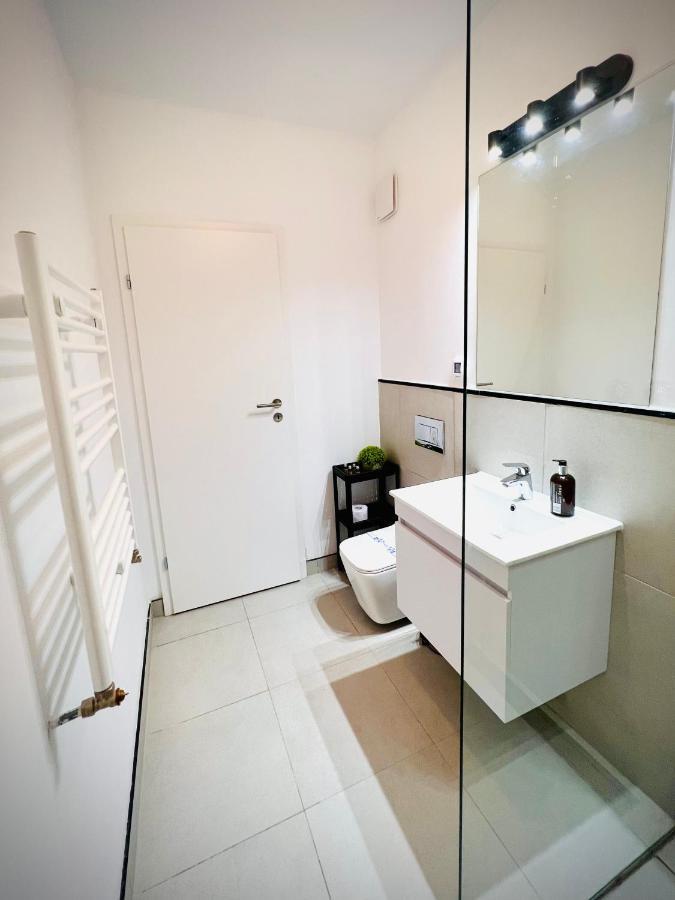 Exquisite - Two Bedroom Apartment Bukarest Exterior foto