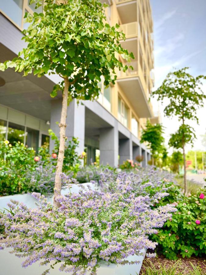 Exquisite - Two Bedroom Apartment Bukarest Exterior foto